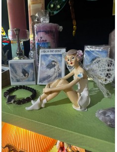HADA PEQUEÑA SENTADA