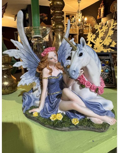 EL HADA Y  EL UNICORNIO