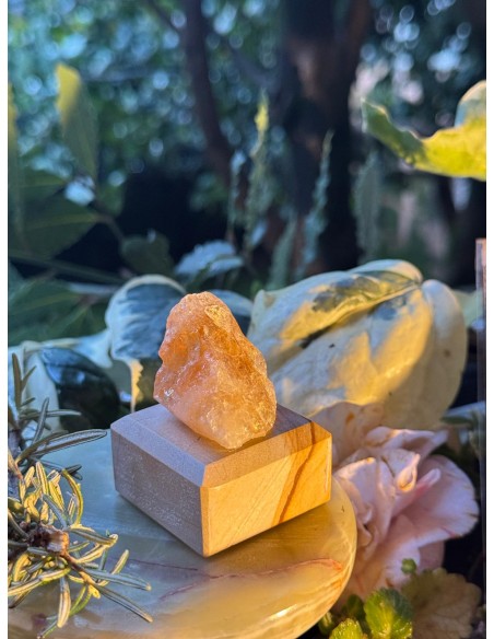 Piedra de la diosa Dana con peana