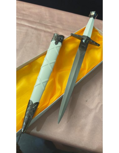 LA ESPADA DE PODER